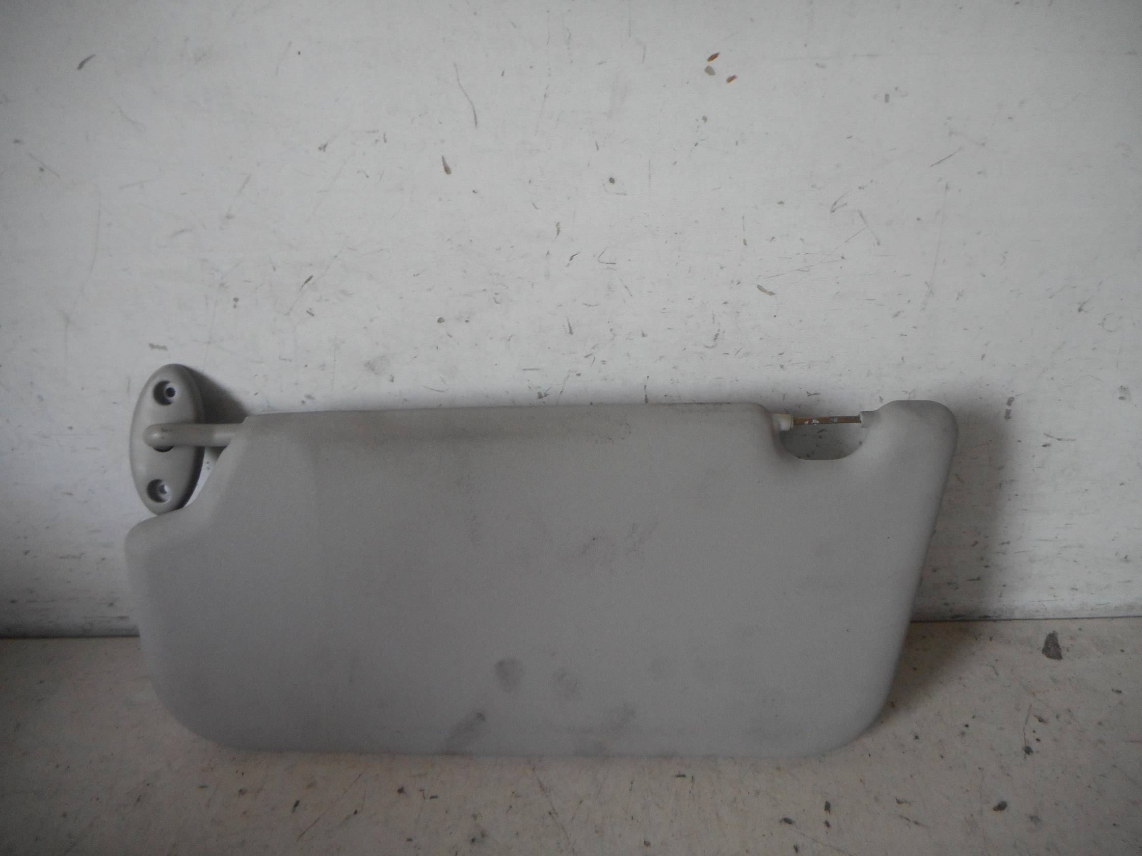 Aletta parasole parabrezza dx.